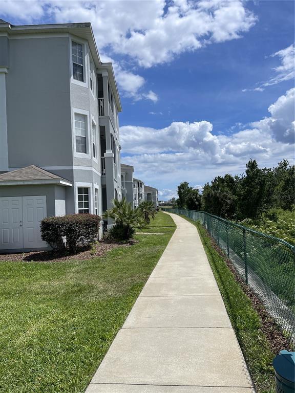 Building Photo - 2306 Silver Palm Dr