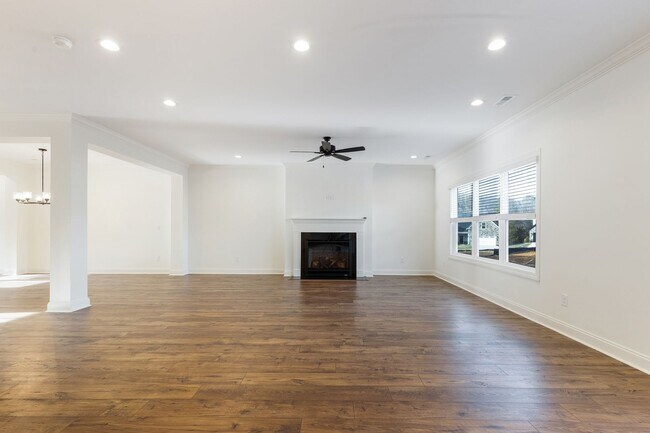 Building Photo - Maryville 37803 - 4 bedroom 3.5 bath - cal...