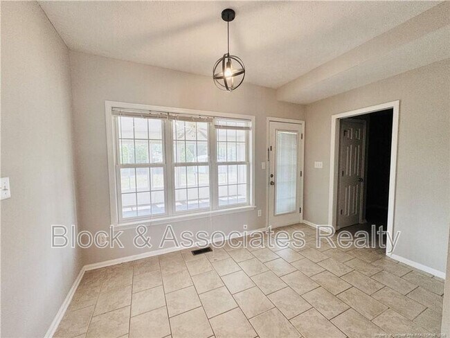 Building Photo - 109 Vail Ct