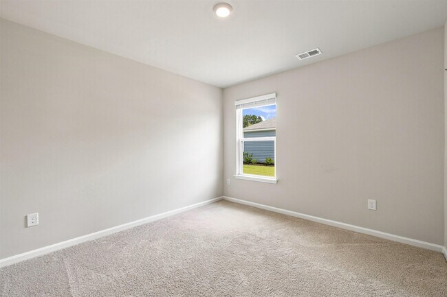 Building Photo - 208 Jeff Waters Cir