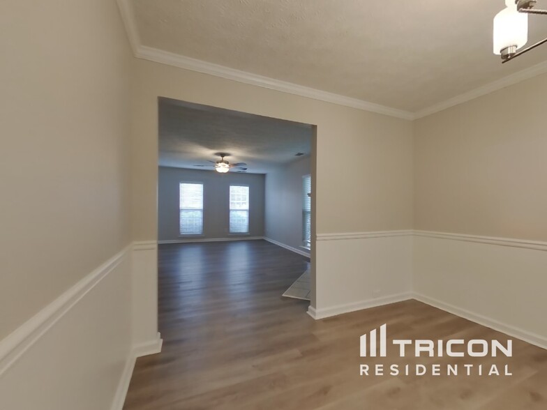 Building Photo - 5534 Somervale Ct
