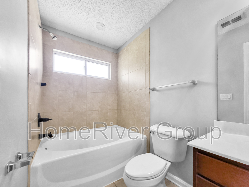 Building Photo - 680 Southland Ln