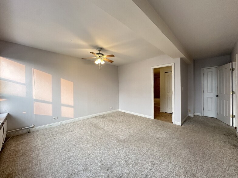 Building Photo - 4180 N Marine Dr