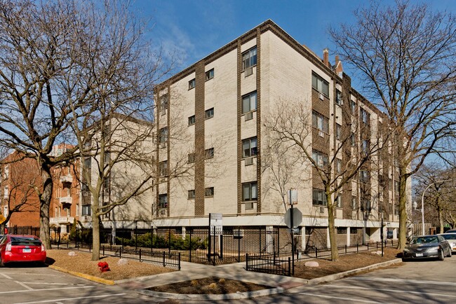 Building Photo - Large One Bedroom in Andersonville