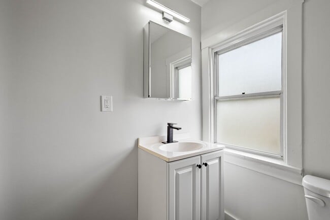 Building Photo - Start the New Year in a new home! This FULLY RENOVATED 3-bedroom in Penn Hills is ready and waiti...