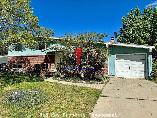 Building Photo - Nelson Ave Single Family Home