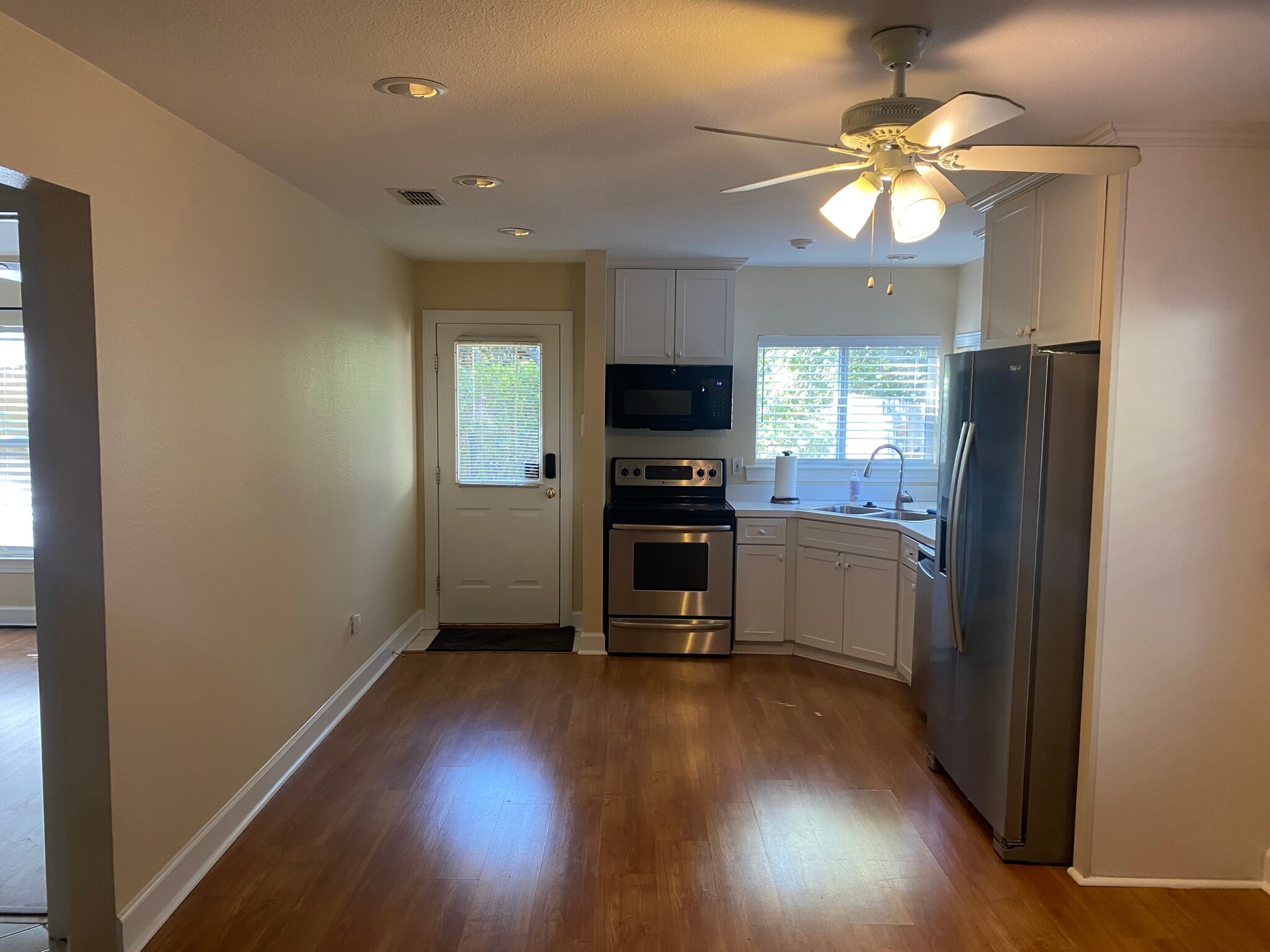 Eat-in-kitchen - 512 Williams St