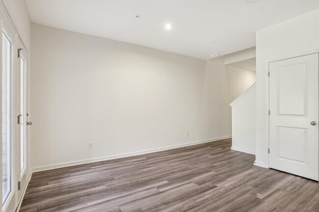 Building Photo - 1236 Fagiolo St