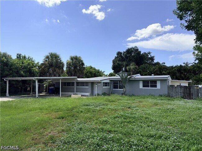 Building Photo - 3955 Seminole Ave