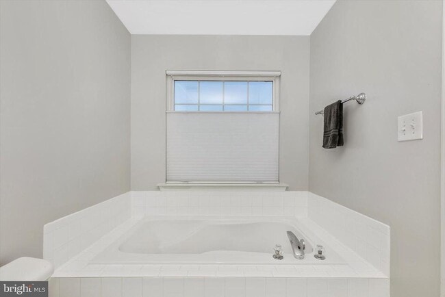 Building Photo - 1742 Trestle St