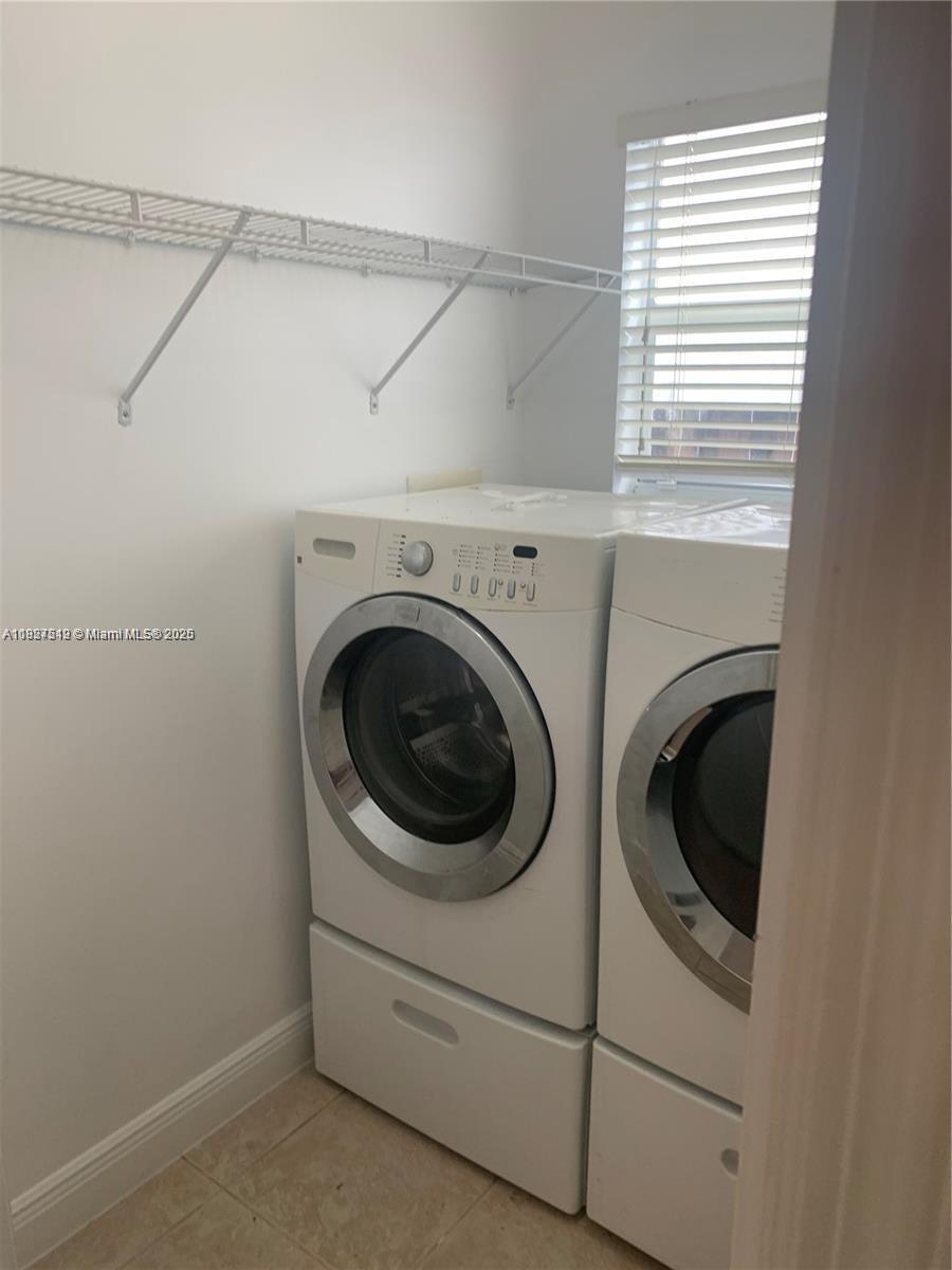 Building Photo - 5060 SW 159th Ave