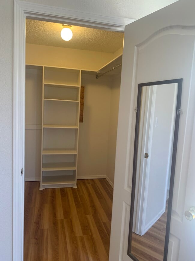 Building Photo - 846 San Juan Dr