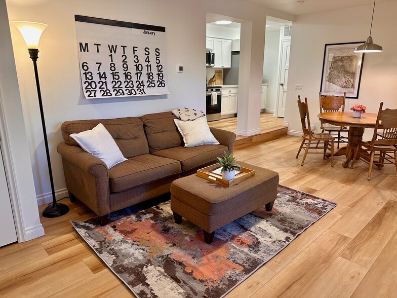 Building Photo - 1804 N Beaver St