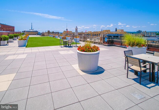 RoofTop - 1390 Kenyon St NW