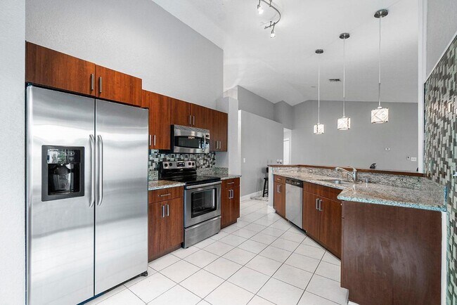 Primary Photo - 4030 Laurelwood Ln
