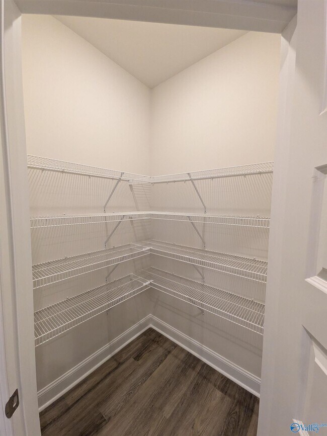 Building Photo - 336 Jackson Pt Cir