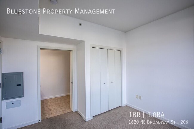 Building Photo - 1620 NE Broadway