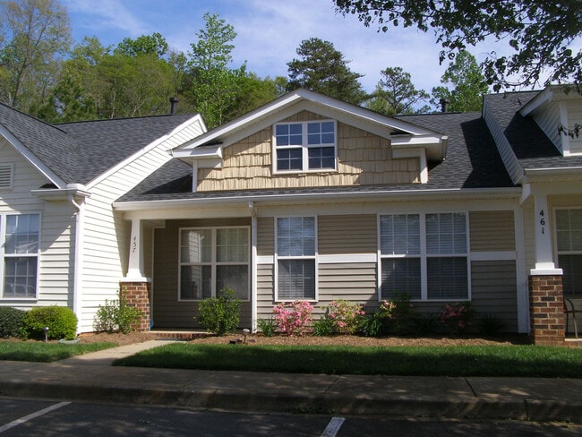 Primary Photo - Super Cute 2 bedroom 2 bath townhome In Ro...
