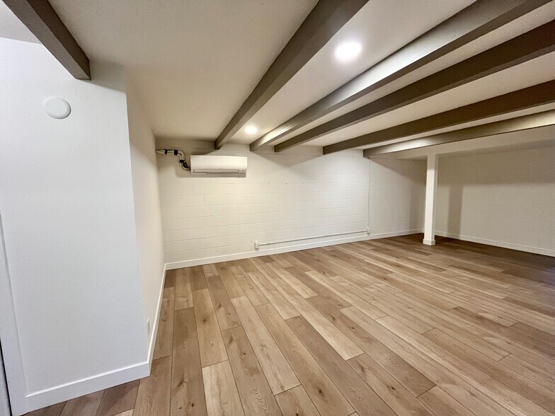 Building Photo - 13642 Brooks Rd