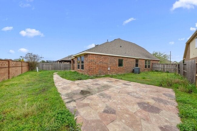Building Photo - 23831 Villa Lisa Dr