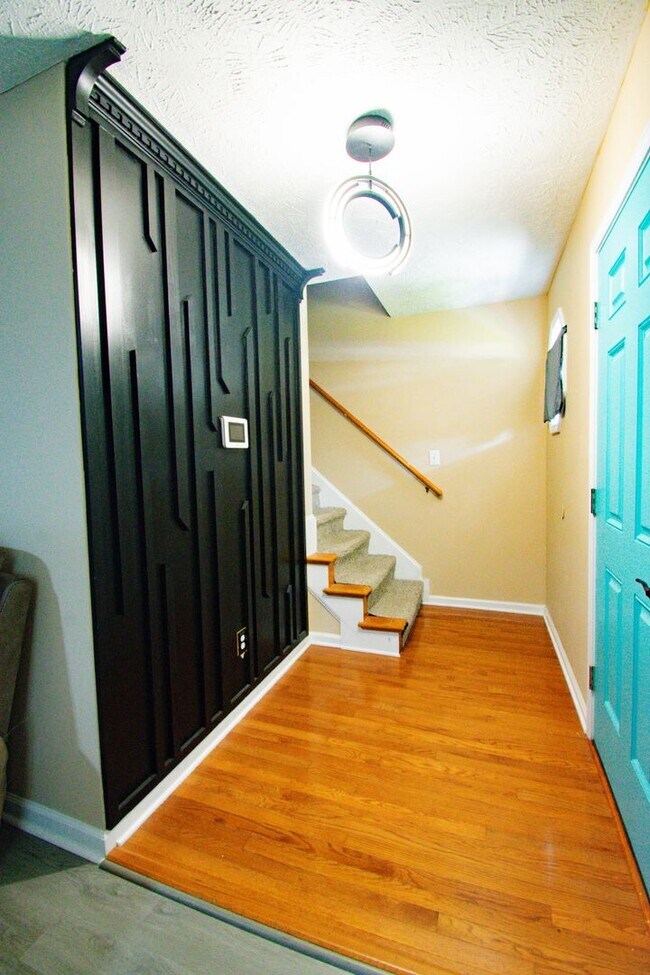 Building Photo - Coming Soon! 3 Bedroom 2.5 Bathroom- Large Fenced Yard Pets Okay!