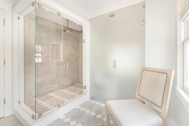 Building Photo - 142 Seabreeze Ave