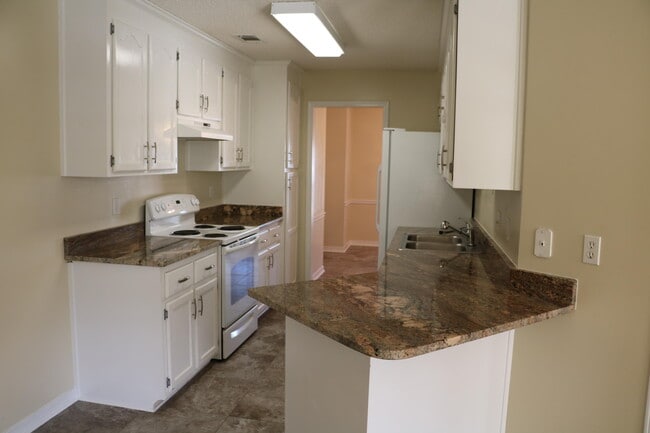 Building Photo - 1925 Catamaran Dr