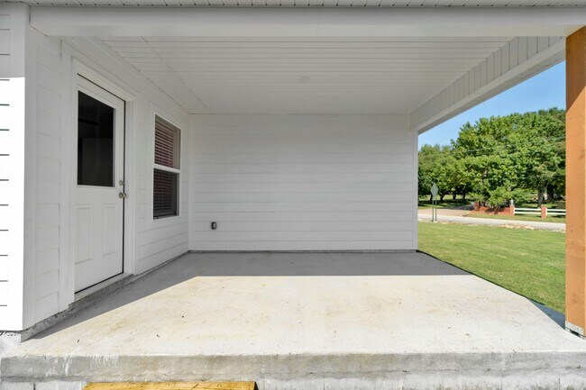 Building Photo - Brand-New 4 Bedroom +office in Prairie Gro...
