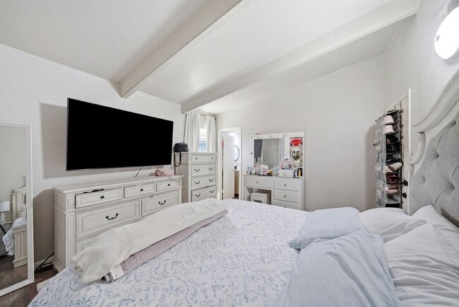 Building Photo - 4102 Sherwood Ln