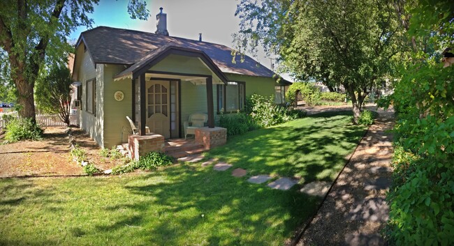 Primary Photo - 233 N Pleasant St