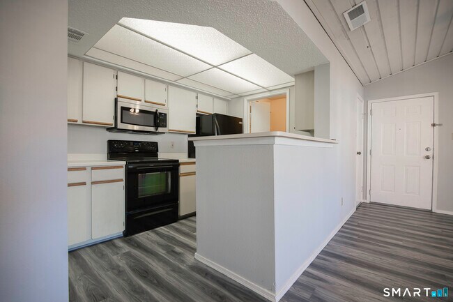 Building Photo - 82 Crown Knoll Ct