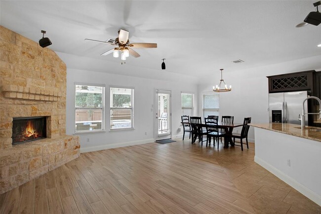Building Photo - 9501 Bentley Garner Ln