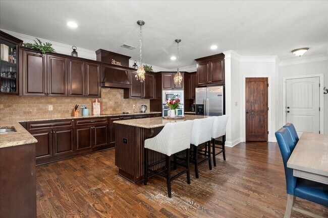 Building Photo - 5307 Bull St