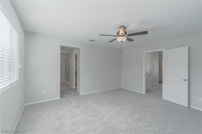 Building Photo - 5945 Lindenberry Walk St