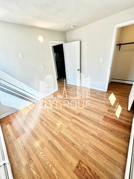 Building Photo - 8 Medford St