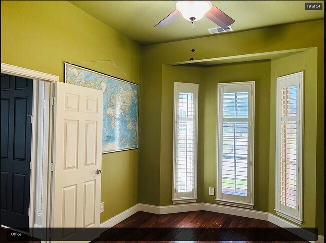 Building Photo - 8128 Grand Canyon Dr