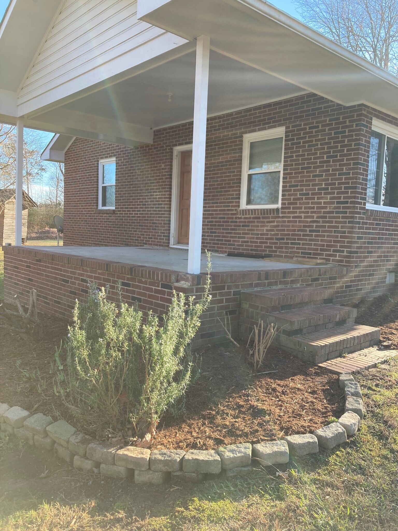 Open side porch - 2227 Wildcat Creek Rd