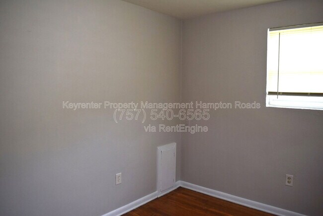 Building Photo - 1216 Hoover Ave