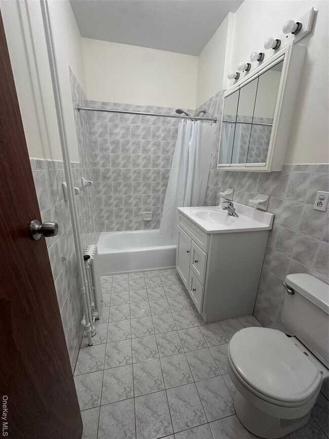 Building Photo - 19-39 Gates Ave