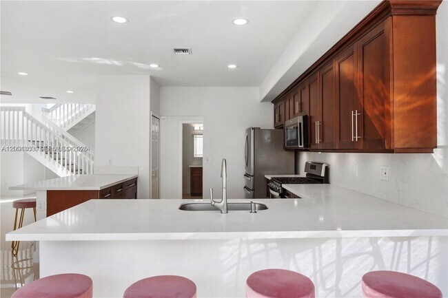 Building Photo - 16449 SW 84th Pl