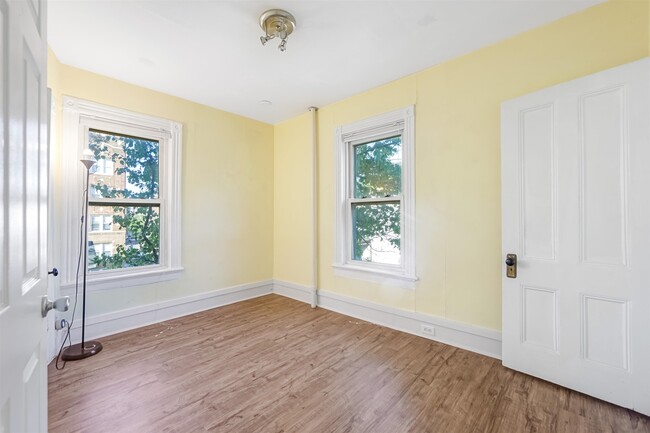 Building Photo - 54 Highland Ave