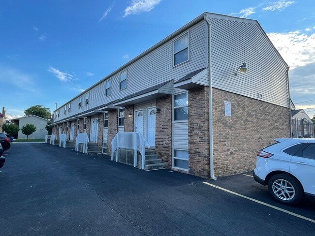 Building Photo - 78 W 9th Ave