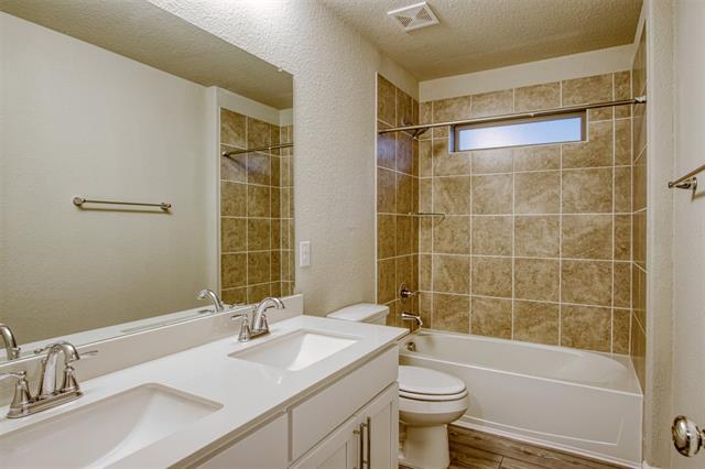 Building Photo - 496 Fox Ridge Dr