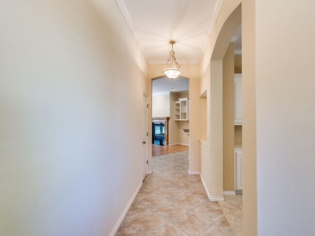 Building Photo - Beautiful Home With Lake View - 3 Bed + 2 Bath