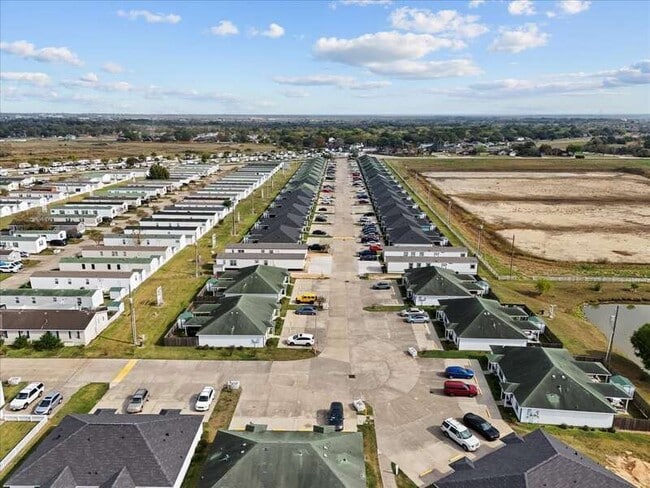 Building Photo - 5109 Caicos Calle