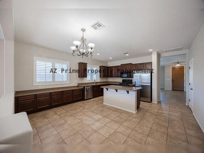 Building Photo - 3681 E Yellowstone Pl