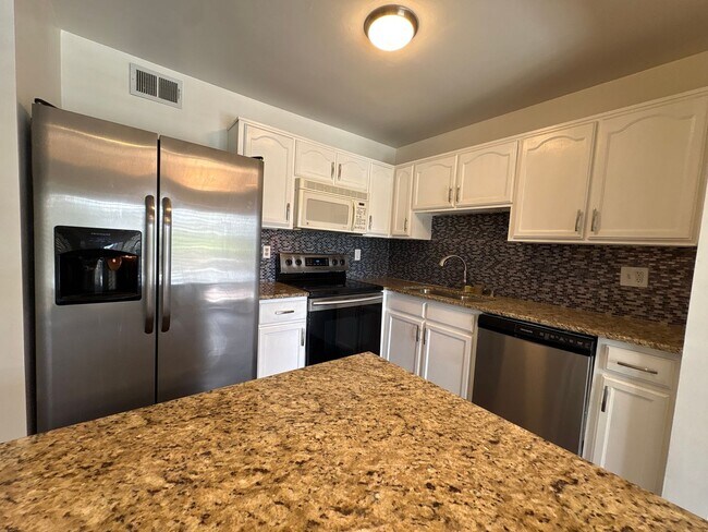 Building Photo - 4800 N Stanton St