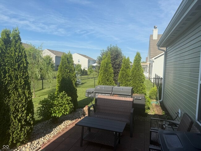 Building Photo - 874 Rosewood Dr