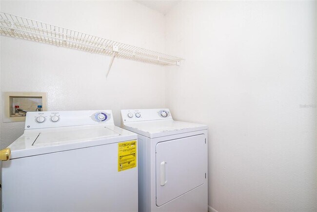 Building Photo - 627 Dory Ln