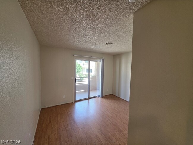 Building Photo - 2200 Highpointe Dr